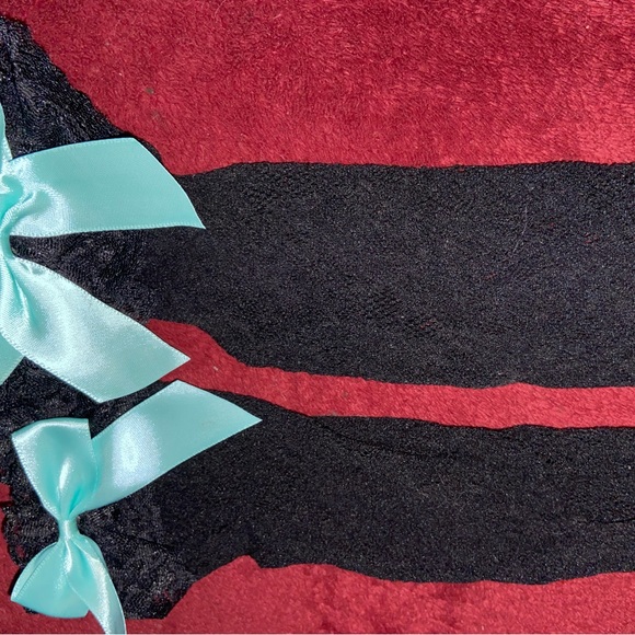 Mary Janes features a two tone design, a treaded platform sole & chunky heel. - Picture 4 of 5